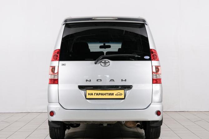 Toyota Noah I (R60) с пробегом 2003 года, цена 799 000 рублей, 273843 км, минивэн, Автокод Объявления