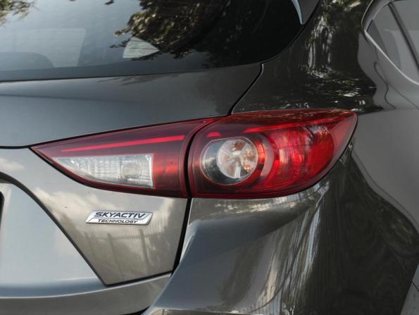 Mazda 3 III (BM) Рестайлинг с пробегом 2018 года, цена 1 659 000 рублей, 100800 км, хэтчбек, Автокод Объявления