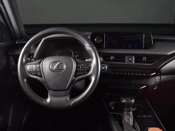 Lexus UX I с пробегом 2019 года, цена 3 599 995 рублей, 93168 км, внедорожник, Автокод Объявления