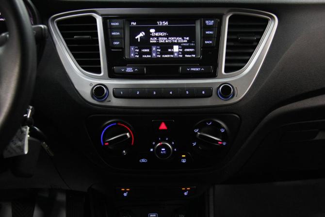 Hyundai Solaris II с пробегом 2019 года, цена 1 271 000 рублей, 157704 км, седан, Автокод Объявления