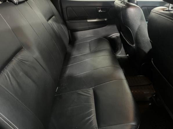 Toyota Hilux VII Рестайлинг с пробегом 2014 года, цена 2 365 000 рублей, 231247 км, offers.body_type.unknown, Автокод Объявления