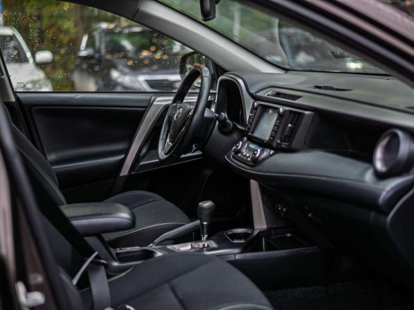Toyota RAV4 IV (XA40) Рестайлинг с пробегом 2018 года, цена 2 444 000 рублей, 129708 км, внедорожник, Автокод Объявления