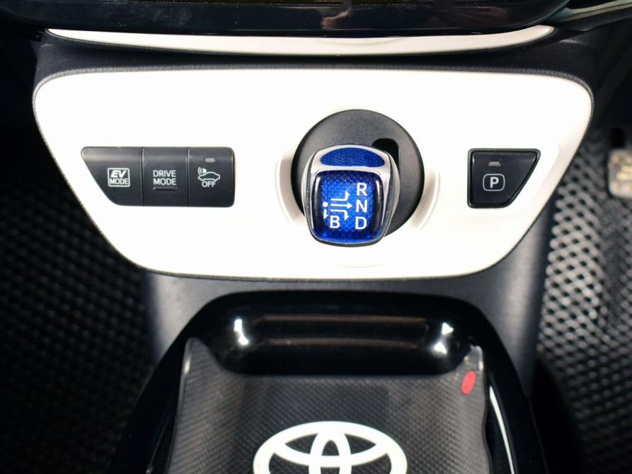 Toyota Prius IV (XW50) Кемерово  - изображение 18