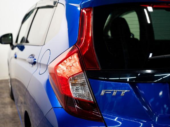 Honda Fit III Рестайлинг с пробегом 2017 года, цена 1 160 000 рублей, 75000 км, хэтчбек, Автокод Объявления