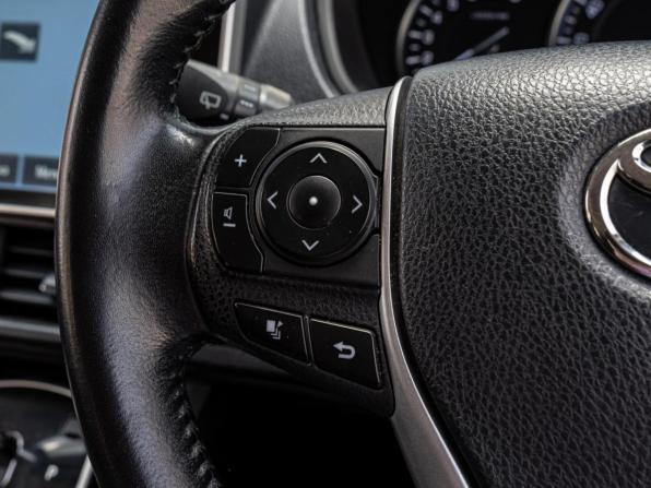 Toyota Esquire I с пробегом 2016 года, цена 1 890 000 рублей, 173768 км, минивэн, Автокод Объявления