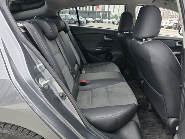 Honda Insight II Рестайлинг с пробегом 2012 года, цена 1 155 000 рублей, 107084 км, хэтчбек, Автокод Объявления