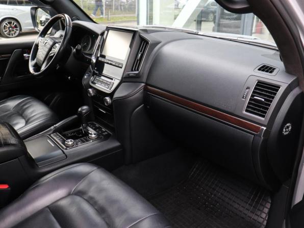 Toyota Land Cruiser 200 Series Рестайлинг 2 с пробегом 2015 года, цена 6 000 000 рублей, 166841 км, внедорожник, Автокод Объявления