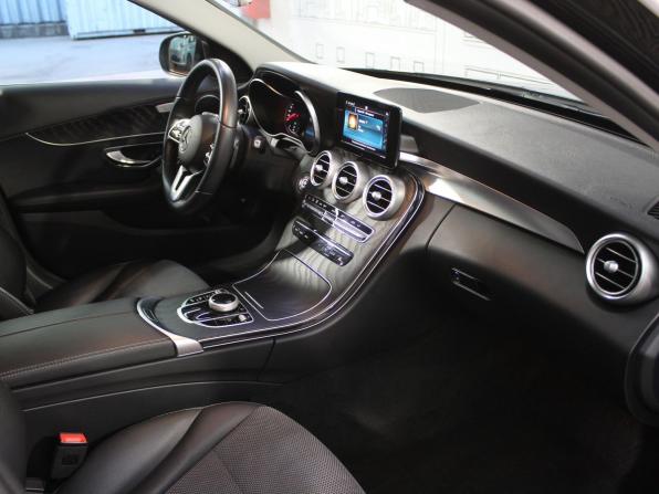 Mercedes-Benz C-Класс IV (W205) Рестайлинг с пробегом 2019 года, цена 2 769 000 рублей, 60542 км, седан, Автокод Объявления