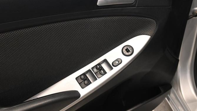 Hyundai Solaris I с пробегом 2012 года, цена 845 000 рублей, 150000 км, седан, Автокод Объявления