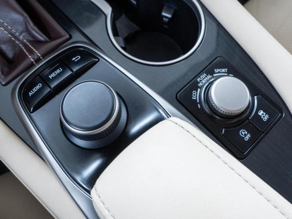 Lexus RX IV с пробегом 2017 года, цена 3 800 000 рублей, 98764 км, внедорожник, Автокод Объявления