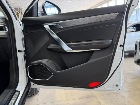 Geely Atlas Pro с пробегом 2022 года, цена 2 000 000 рублей, 68090 км, внедорожник, Автокод Объявления