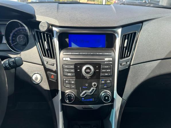 Hyundai Sonata VI (YF) с пробегом 2010 года, цена 949 000 рублей, 213587 км, седан, Автокод Объявления