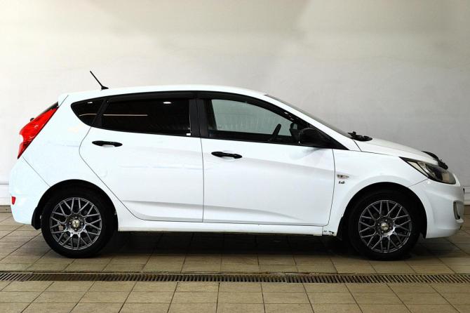 Hyundai Solaris I с пробегом 2012 года, цена 625 000 рублей, 184500 км, хэтчбек, Автокод Объявления