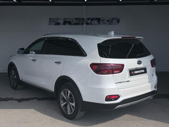 Kia Sorento III Prime Рестайлинг с пробегом 2018 года, цена 2 899 000 рублей, 93000 км, внедорожник, Автокод Объявления