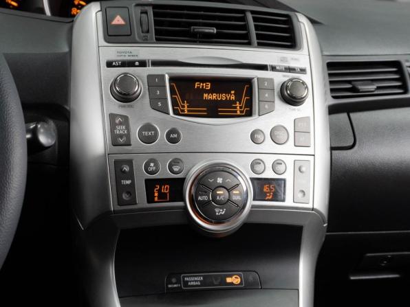 Toyota Verso I с пробегом 2011 года, цена 1 320 000 рублей, 183845 км, компактвэн, Автокод Объявления
