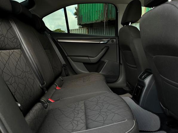 Skoda Octavia III (A7) Рестайлинг с пробегом 2019 года, цена 1 658 900 рублей, 141554 км, лифтбек, Автокод Объявления