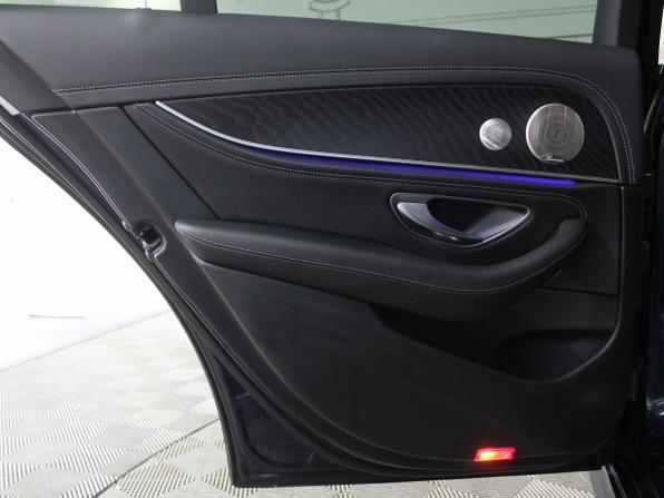 Mercedes-Benz E-Класс V (W213 S213 C238) Рестайлинг с пробегом 2021 года, цена 4 650 000 рублей, 65575 км, седан, Автокод Объявления