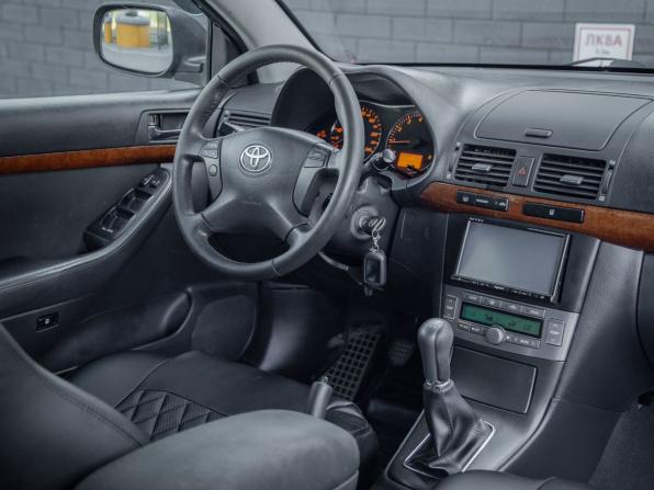 Toyota Avensis II Рестайлинг с пробегом 2006 года, цена 731 000 рублей, 305000 км, седан, Автокод Объявления