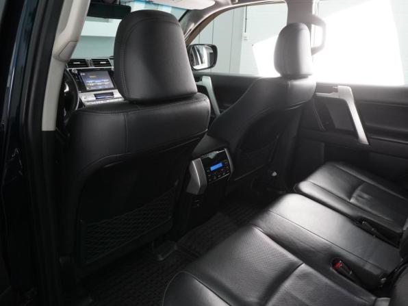 Toyota Land Cruiser Prado 150 Series Рестайлинг 2 с пробегом 2017 года, цена 4 989 000 рублей, 159021 км, внедорожник, Автокод Объявления