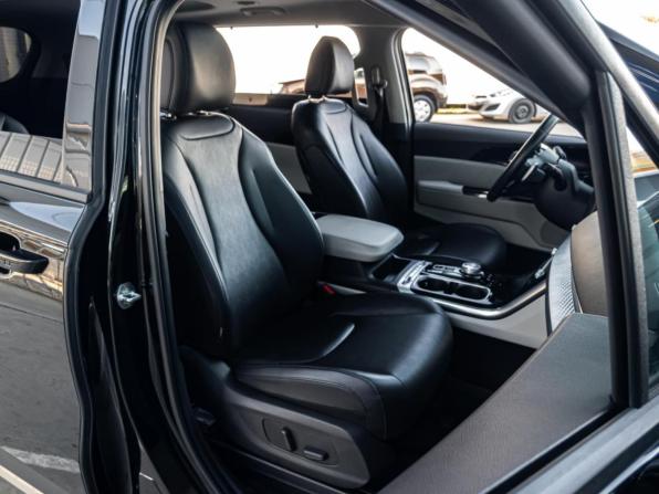 Kia Carnival IV с пробегом 2022 года, цена 4 710 000 рублей, 26450 км, минивэн, Автокод Объявления