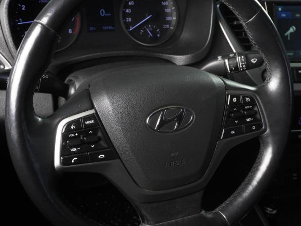 Hyundai Solaris II с пробегом 2018 года, цена 1 599 000 рублей, 96948 км, седан, Автокод Объявления