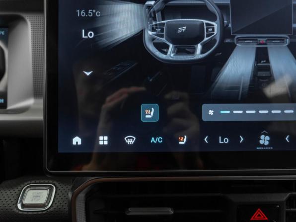 JETOUR T2 с пробегом 2024 года, цена 3 150 000 рублей, 34756 км, внедорожник, Автокод Объявления
