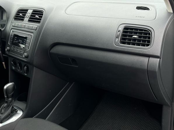 Volkswagen Polo V Рестайлинг с пробегом 2016 года, цена 960 000 рублей, 170225 км, седан, Автокод Объявления