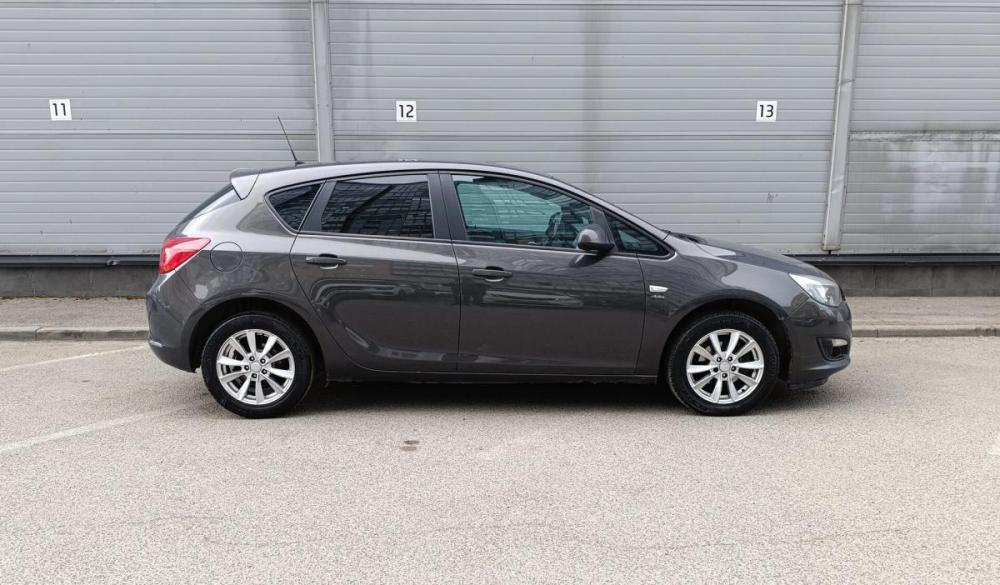 Opel Astra J Рестайлинг Санкт-Петербург  - изображение 4