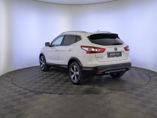 Nissan Qashqai II с пробегом 2017 года, цена 1 850 000 рублей, 102181 км, внедорожник, Автокод Объявления