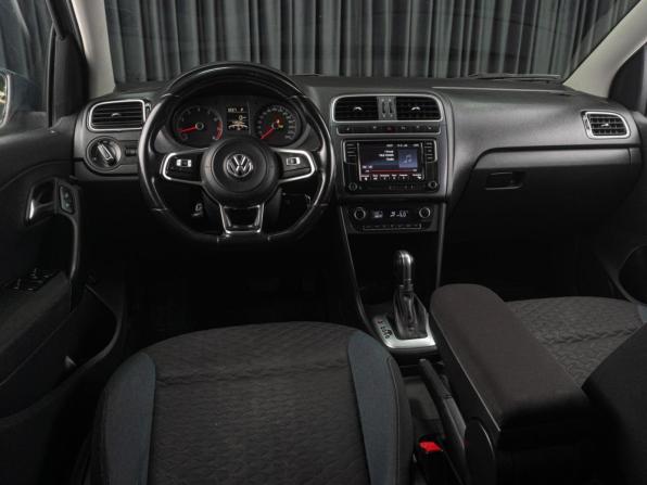 Volkswagen Polo V Рестайлинг с пробегом 2020 года, цена 1 289 000 рублей, 143526 км, седан, Автокод Объявления