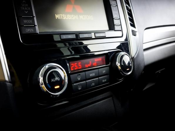 Mitsubishi Pajero IV Рестайлинг 2 с пробегом 2015 года, цена 2 650 000 рублей, 114877 км, внедорожник, Автокод Объявления