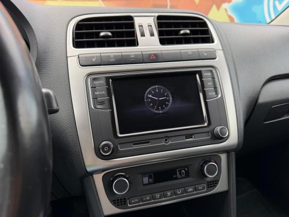 Volkswagen Polo V Рестайлинг с пробегом 2018 года, цена 1 350 000 рублей, 161787 км, седан, Автокод Объявления