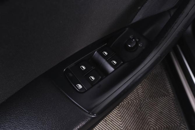 Audi Q3 I (8U) с пробегом 2012 года, цена 1 479 000 рублей, 324000 км, внедорожник, Автокод Объявления