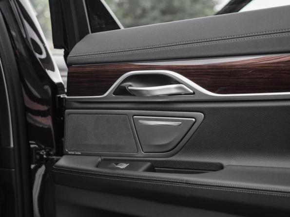 BMW 7 серии VI (G11/G12) Рестайлинг с пробегом 2019 года, цена 5 290 000 рублей, 93275 км, седан, Автокод Объявления