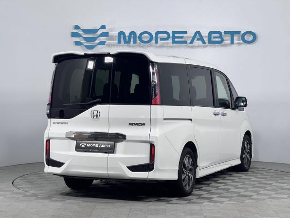 Honda Stepwgn V с пробегом 2016 года, цена 2 350 000 рублей, 105376 км, минивэн, Автокод Объявления