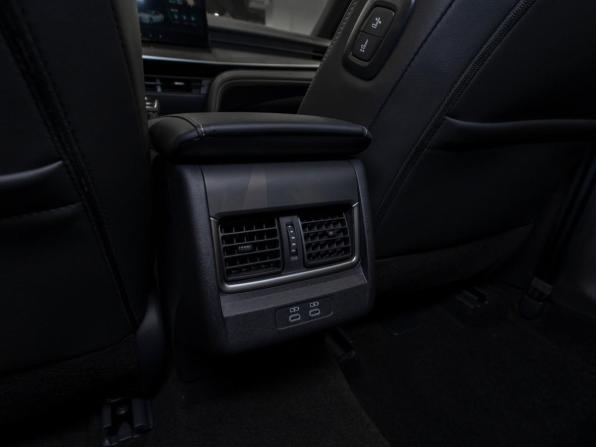 Toyota Camry IX (XV80) China Market с пробегом 2026 года, цена 4 500 000 рублей, 30 км, седан, Автокод Объявления