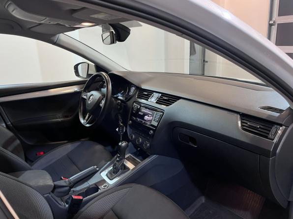 Skoda Octavia III (A7) Рестайлинг с пробегом 2019 года, цена 1 610 000 рублей, 111019 км, лифтбек, Автокод Объявления
