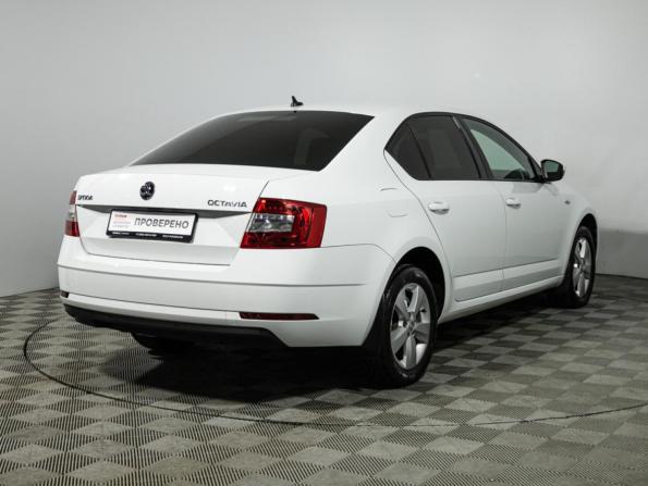 Skoda Octavia III (A7) Рестайлинг с пробегом 2018 года, цена 2 199 700 рублей, 44385 км, лифтбек, Автокод Объявления