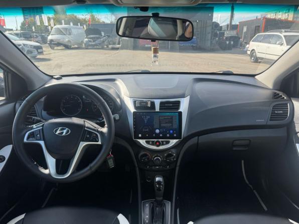 Hyundai Solaris I Рестайлинг с пробегом 2015 года, цена 899 000 рублей, 245440 км, седан, Автокод Объявления