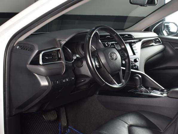 Toyota Camry VIII (XV70) с пробегом 2019 года, цена 2 649 995 рублей, 145861 км, седан, Автокод Объявления