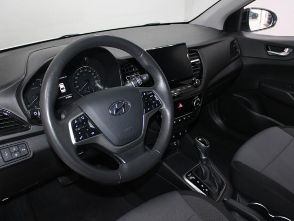 Hyundai Solaris II Рестайлинг с пробегом 2021 года, цена 1 599 900 рублей, 83671 км, седан, Автокод Объявления
