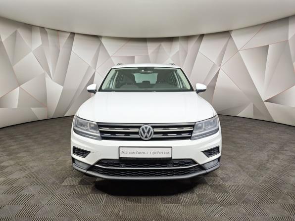 Volkswagen Tiguan II с пробегом 2018 года, цена 1 955 000 рублей, 180000 км, внедорожник, Автокод Объявления