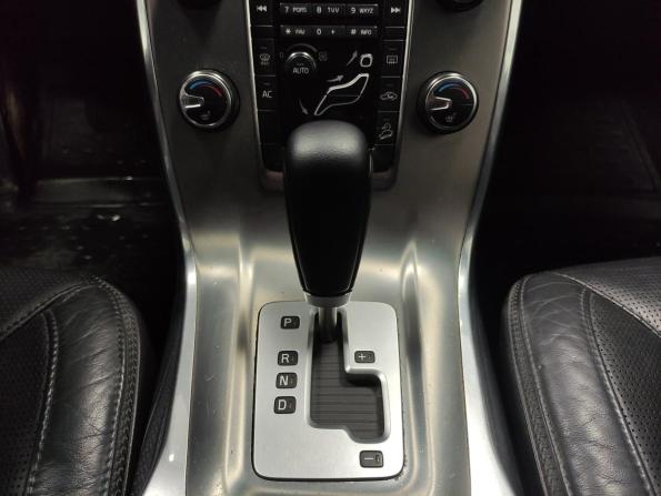 Volvo XC70 II с пробегом 2011 года, цена 1 490 000 рублей, 179225 км, универсал, Автокод Объявления