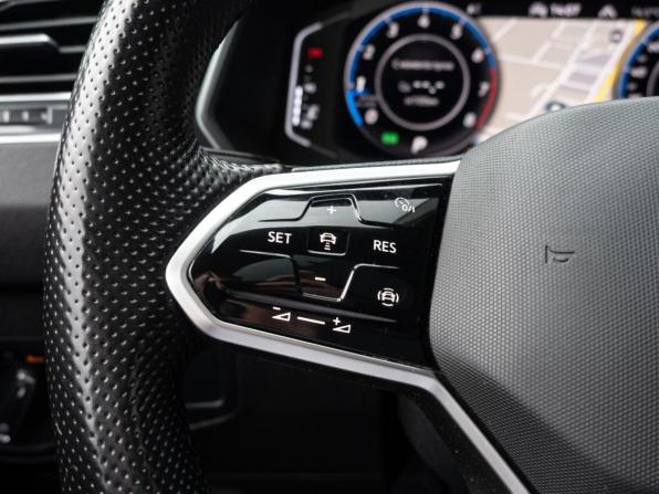 Volkswagen Tiguan II Рестайлинг с пробегом 2021 года, цена 3 840 000 рублей, 59745 км, внедорожник, Автокод Объявления