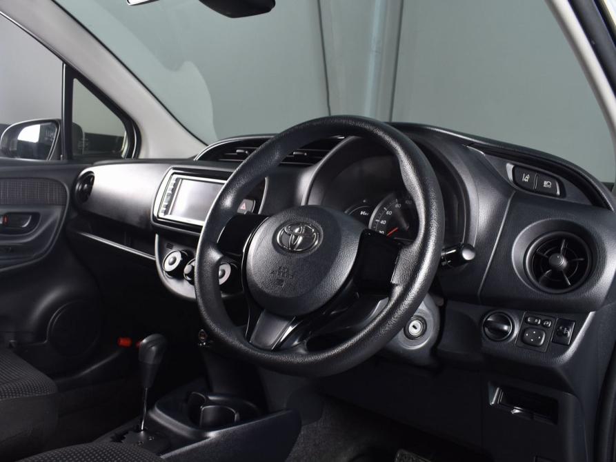 Toyota Vitz III (XP130) Рестайлинг 2 Кемерово  - изображение 8