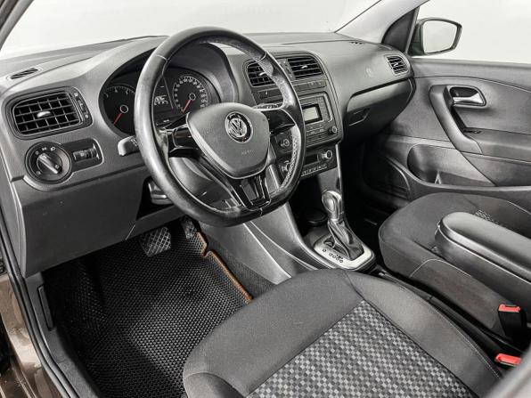 Volkswagen Polo V Рестайлинг с пробегом 2018 года, цена 1 147 500 рублей, 107552 км, седан, Автокод Объявления