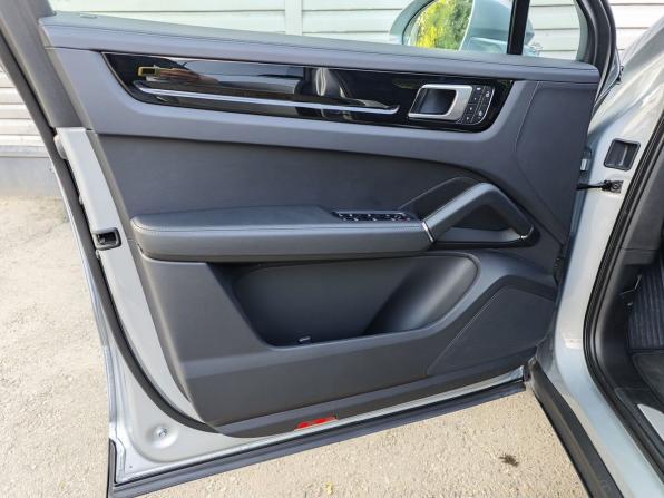 Porsche Cayenne III с пробегом 2023 года, цена 14 790 000 рублей, 1642 км, внедорожник, Автокод Объявления