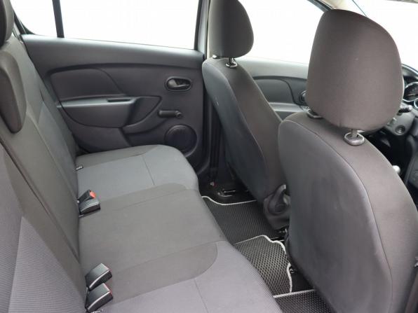 Renault Sandero II с пробегом 2018 года, цена 850 000 рублей, 88727 км, хэтчбек, Автокод Объявления