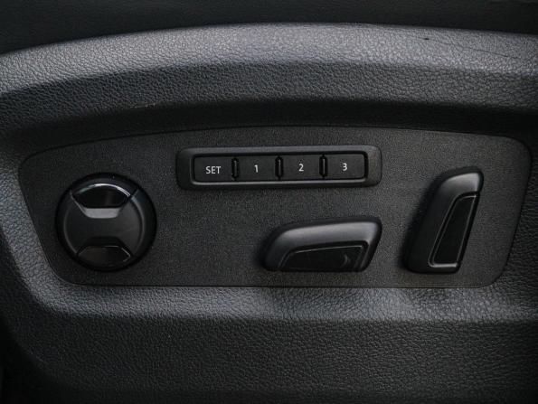 Volkswagen Multivan T6 с пробегом 2019 года, цена 3 780 000 рублей, 160000 км, минивэн, Автокод Объявления