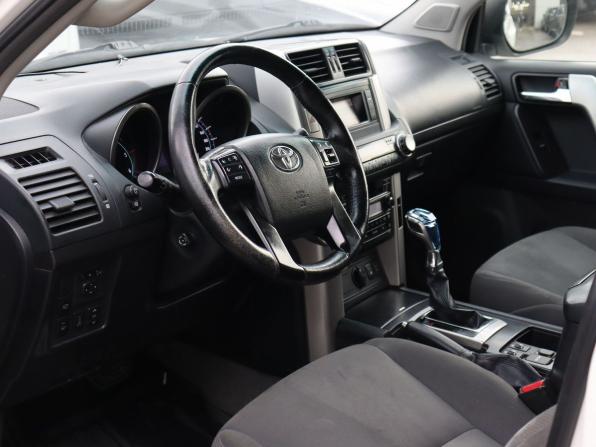 Toyota Land Cruiser Prado 150 Series с пробегом 2012 года, цена 2 650 000 рублей, 239810 км, внедорожник, Автокод Объявления